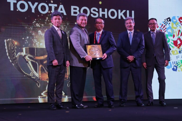 Premiación a proveedores argentinos y brasileros por parte de Toyota