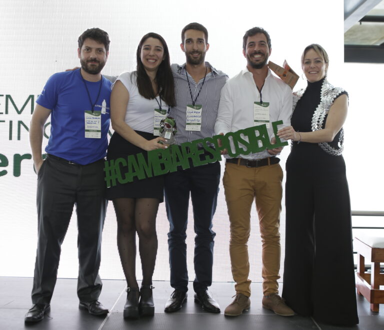 "Litro de Luz", el proyecto argentino ganador de Premios Latinoamérica Verde