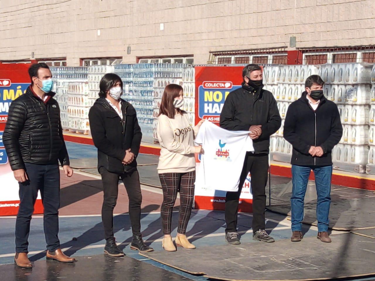 Donación de más de 150 mil litros de agua para la campaña “No Más Hambre – Las Heras Solidaria”