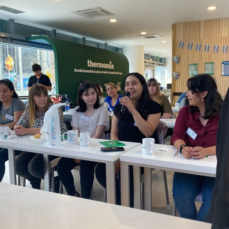 "Mujeres Protagonistas", un programa orientado a generar ingresos extra en hogares vulnerables