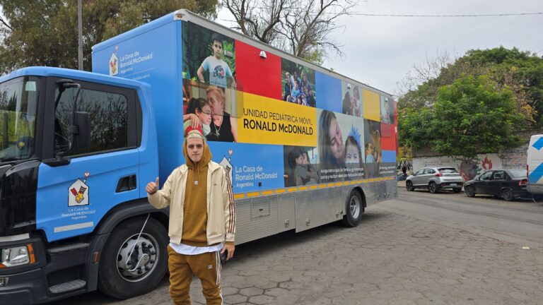 Cientos de niños recibieron atención médica primaria gratuita en la Unidad Pediátrica Móvil de Casa Ronald McDonald