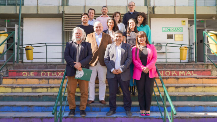 Buscan optimizar la producción de biosurfactantes a partir de bacterias