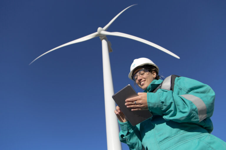 YPF Luz acompaña a Claro con su plan sostenible para alcanzar la neutralidad de carbono