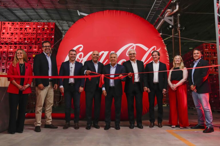 Coca-Cola Andina Argentina inaugura una nueva línea de envases retornables en Mendoza