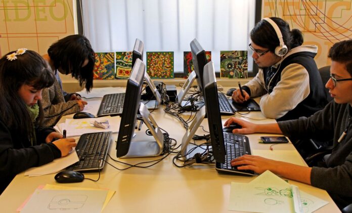 Un espacio creativo que potencia la inserción laboral de jóvenes en la era digital