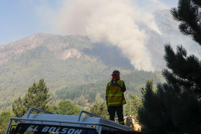 Una campaña nacional busca canalizar ayuda inmediata para los bomberos de la Patagonia