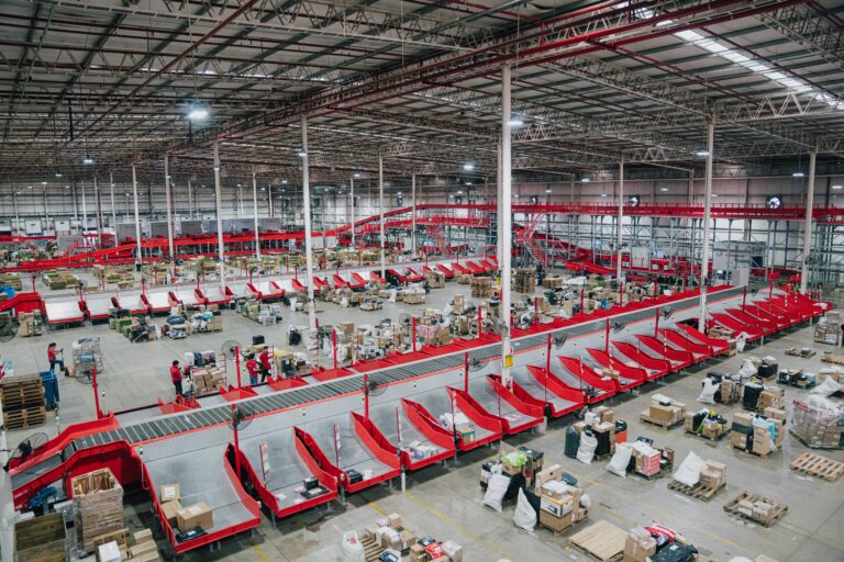 Andreani automatiza su hub de Pacheco con tecnología integral e inteligente y podrá procesar 520.000 envíos diarios