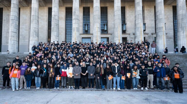 Becas +Futuro acompaña a 1.500 estudiantes del CBC
